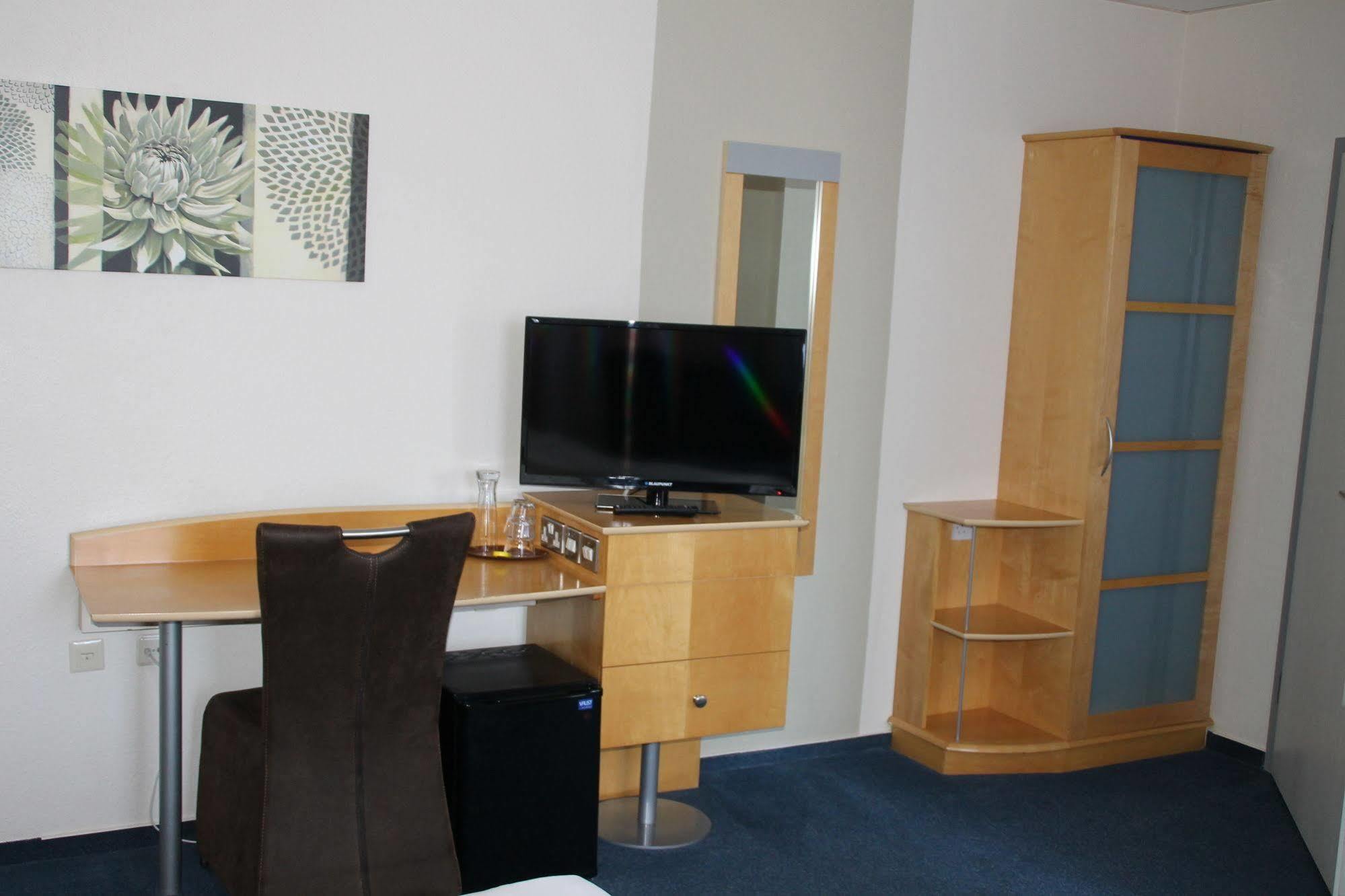 Residenz Hotel Neu Wulmstorf Bagian luar foto