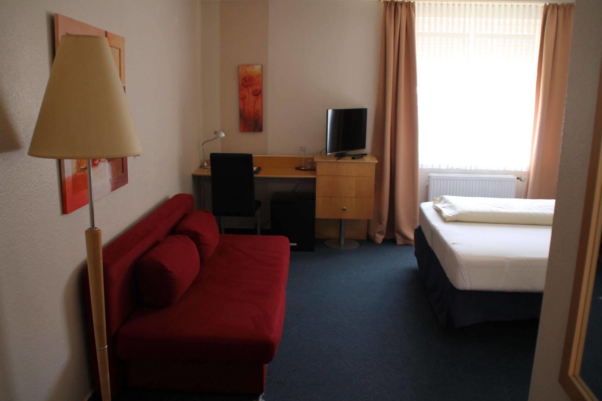 Residenz Hotel Neu Wulmstorf Bagian luar foto
